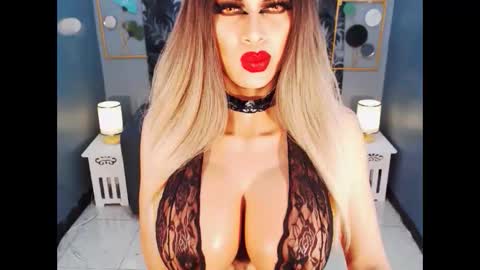 Loraine Cruz online show from 02.12.26