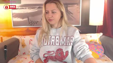 Snapshot of bigboobsarri chatting on 12.09.24 BigBoobsArri online show from 12.09.24