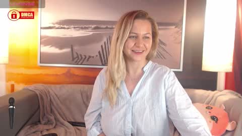 Snapshot of bigboobsarri chatting on 01.09.25 BigBoobsArri online show from 01.09.25