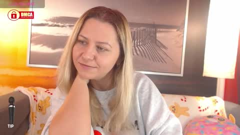 Snapshot of bigboobsarri chatting on 01.11.25 BigBoobsArri online show from 01.11.25