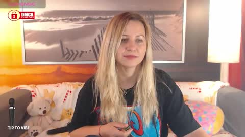 Snapshot of bigboobsarri chatting on 02.01.25 BigBoobsArri online show from 02.01.25