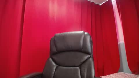 Snapshot of bigboobsstacy chatting on 09.22.25 LaraFire online show from 09.22.25