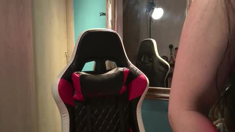 kyra Moor online show from 11.01.25