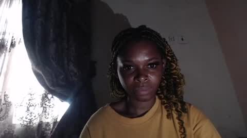 Snapshot of bigbooty_xchataa chatting on 11.17.25 Lucy online show from 11.17.25