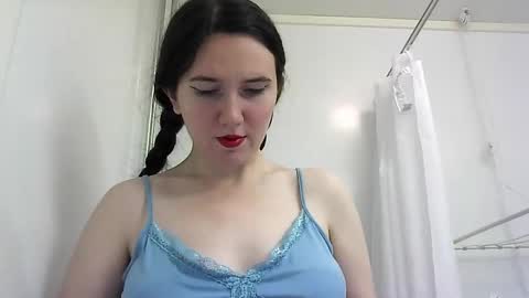 Isabella online show from 09.15.25