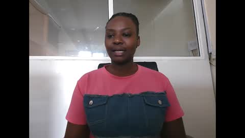 Snapshot of bigbumboobs98 chatting on 09.19.25 bigbumboobs98 online show from 09.19.25