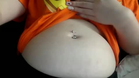Snapshot of bigbuttmilff chatting on 10.26.25 bigbuttmilff online show from 10.26.25