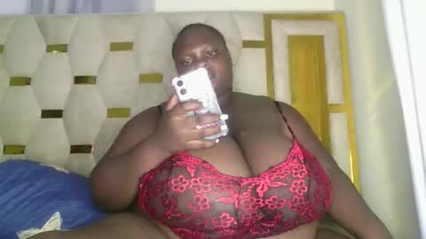 Snapshot of bigchocotities chatting on 11.01.25 bigchocotities online show from 11.01.25