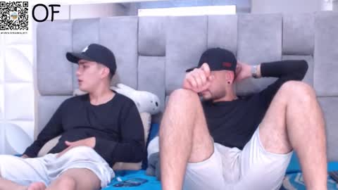 Snapshot of bigcock_couplexxx chatting on 10.28.25 DAVID and JUAN online show from 10.28.25