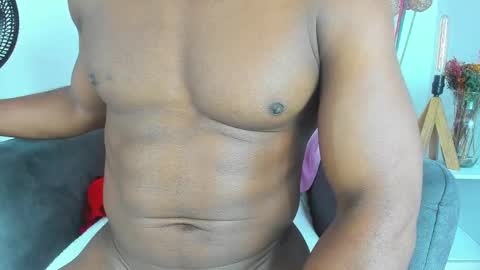 sexy muscle online show from 02.15.25