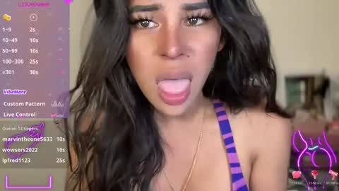 Snapshot of bigcockamanda23 chatting on 11.04.25 queen amanda online show from 11.04.25