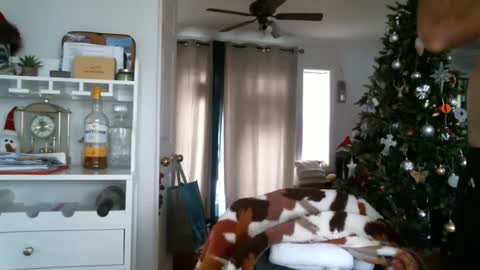 Snapshot of bigcumcanada chatting on 01.01.25 bg online show from 01.01.25