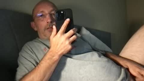 Snapshot of bigdaddydelight chatting on 09.30.25 bigdaddydelight online show from 09.30.25