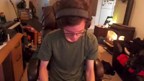 Snapshot of bigdickasmr chatting on 11.01.25 bigdickasmr online show from 11.01.25