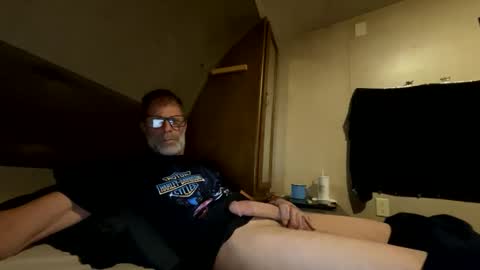 Snapshot of biggcock27 chatting on 11.15.25 biggcock27 online show from 11.15.25