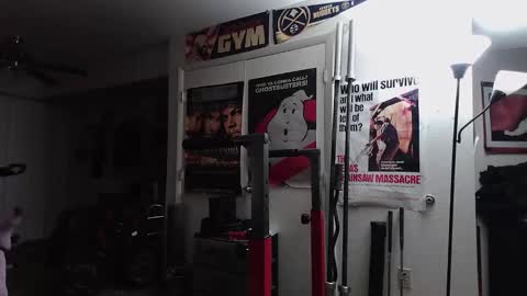 biggerisbetter21 online show from 10.18.25