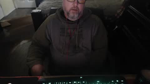 bighugmugg online show from 04.30.26