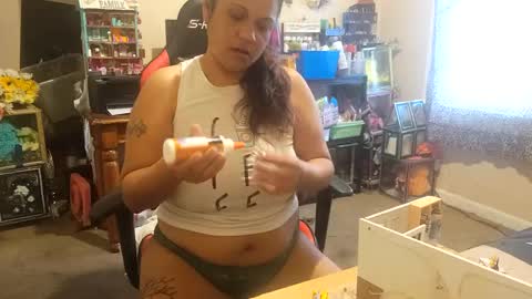 Snapshot of bigolemini chatting on 02.10.25 the Mini mami online show from 02.10.25