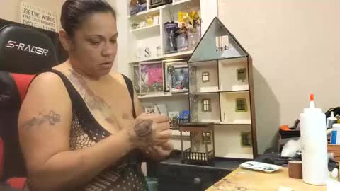 Snapshot of bigolemini chatting on 03.07.25 the Mini mami online show from 03.07.25