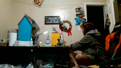 Snapshot of bigolemini chatting on 09.28.25 the Mini mami online show from 09.28.25