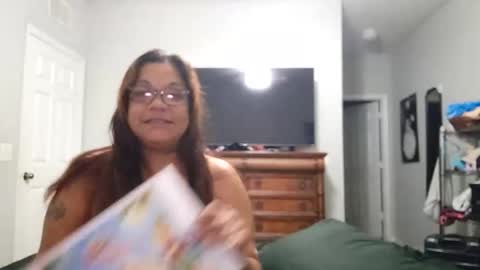 Snapshot of bigolemini chatting on 10.06.25 the Mini mami online show from 10.06.25