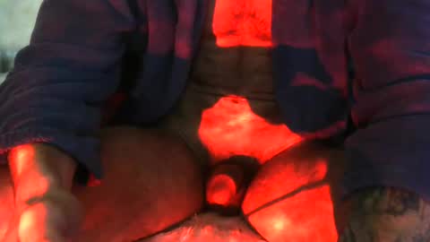 Snapshot of bigreallover chatting on 01.04.25 ...... online show from 01.04.25