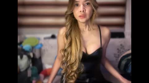 Yna     online show from 11.16.25