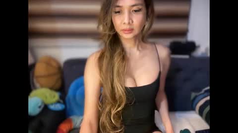 Yna     online show from 04.15.26