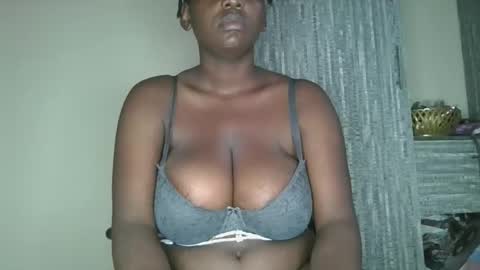 Snapshot of bigtit166077 chatting on 10.23.25 bigtit166077 online show from 10.23.25
