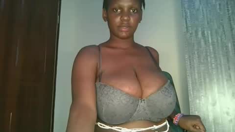 Snapshot of bigtit166077 chatting on 10.23.25 bigtit166077 online show from 10.23.25