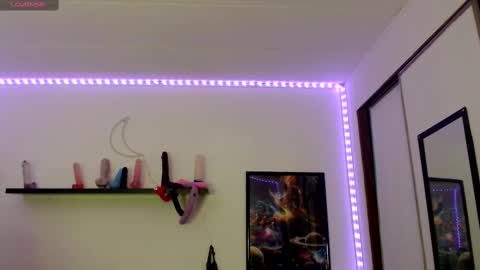 Nichole lights online show from 11.17.25