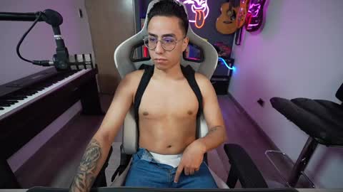 Snapshot of bigxboy96 chatting on 02.01.25 bigxboy96 online show from 02.01.25