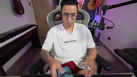 Snapshot of bigxboy96 chatting on 02.25.25 bigxboy96 online show from 02.25.25