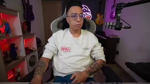 Snapshot of bigxboy96 chatting on 10.19.25 bigxboy96 online show from 10.19.25