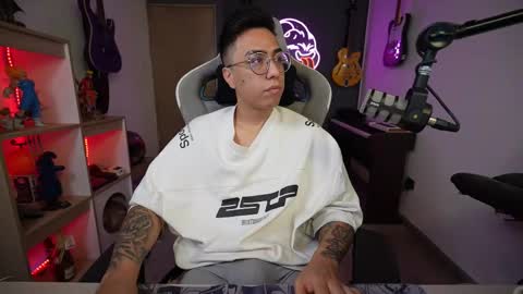 Snapshot of bigxboy96 chatting on 10.28.25 bigxboy96 online show from 10.28.25