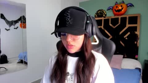 Snapshot of billie_jhonson_ chatting on 10.28.25 Billie online show from 10.28.25