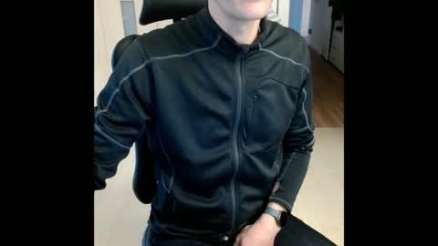 Snapshot of bingo7310 chatting on 12.02.25 bingo7310 online show from 12.02.25