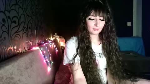 Snapshot of birdie_kiss chatting on 02.11.26 birdie_kiss online show from 02.11.26