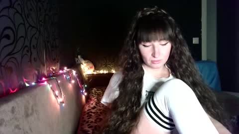 Snapshot of birdie_kiss chatting on 02.17.26 birdie_kiss online show from 02.17.26