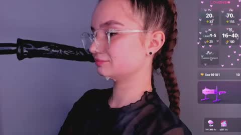 Snapshot of bitchpeace_ chatting on 02.17.25 Diana online show from 02.17.25