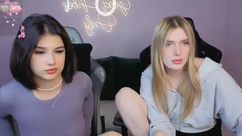 Snapshot of bjliki chatting on 09.16.25 Julia online show from 09.16.25