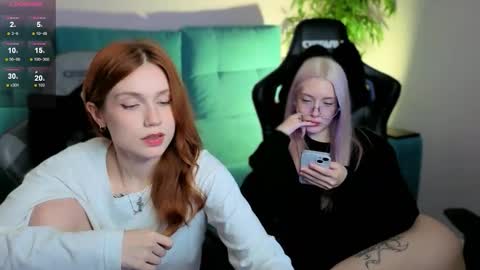 Snapshot of bjliki chatting on 09.20.25 Julia online show from 09.20.25