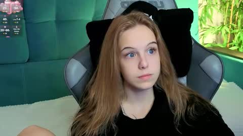 Snapshot of bjliki chatting on 09.21.25 Julia online show from 09.21.25