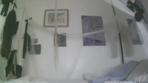Snapshot of bl0odsyring3 chatting on 10.22.25 vampire fang  online show from 10.22.25