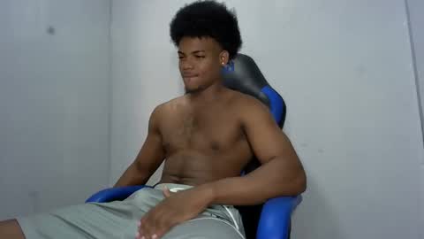 Snapshot of black_dicck chatting on 05.19.26 tu morenito online show from 05.19.26