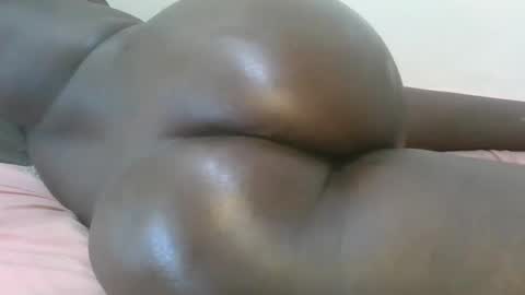 black_goddess200 online show from 02.15.25