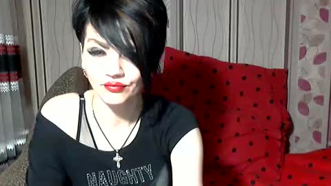 black_hot_01 online show from 12.04.24