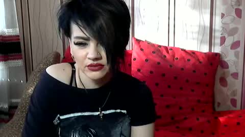 black_hot_01 online show from 01.04.25
