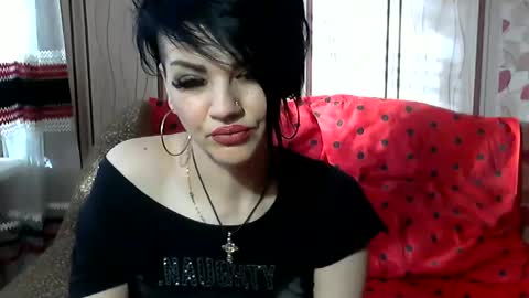 black_hot_01 online show from 01.20.25