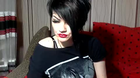 black_hot_01 online show from 02.01.25
